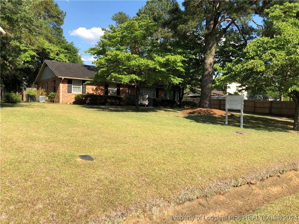 957 S Old Mcpherson Church Road S, Fayetteville, NC 28303 Main Photo