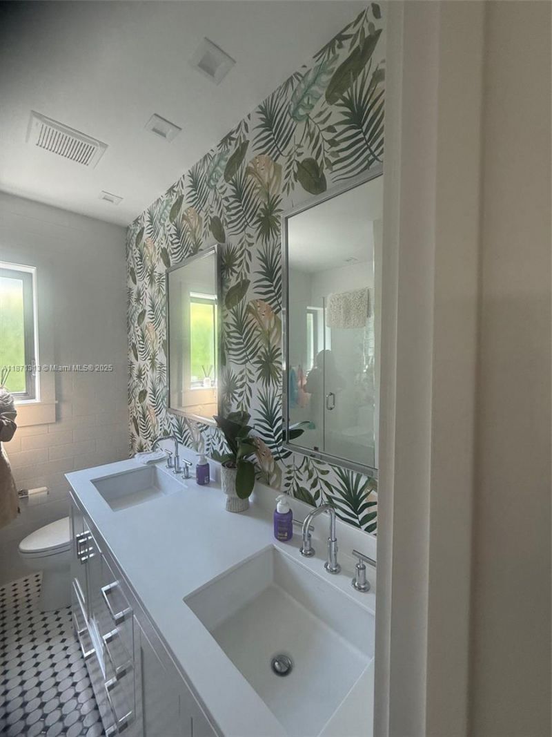 890 NE 72nd Terrace, Miami, FL 33138 Photo