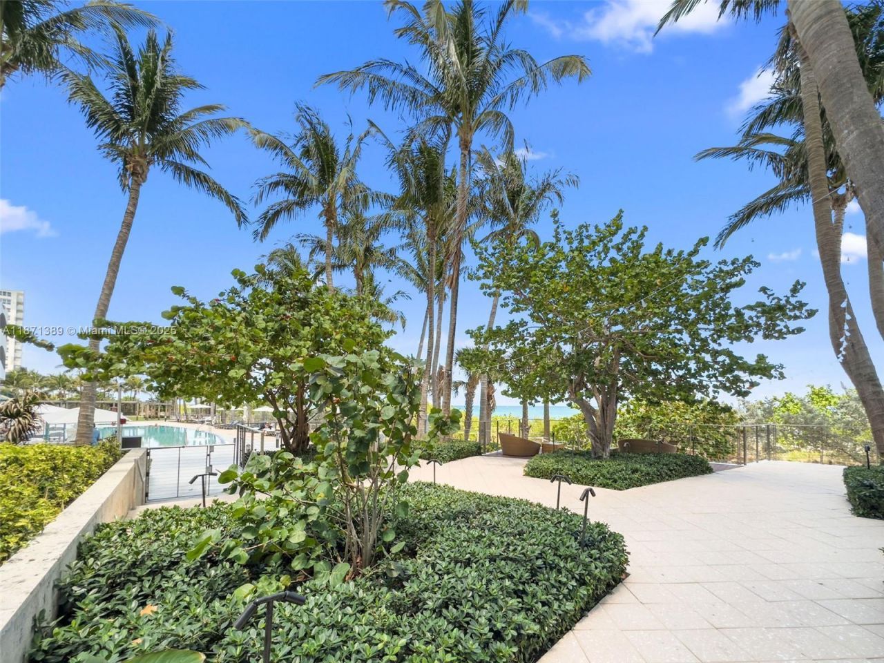 6801 Collins Ave, Unit 418 (deed, Miami Beach, FL 33141 Photo