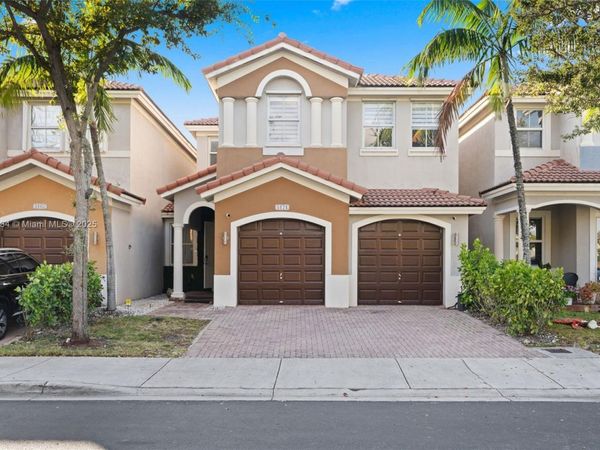 8174 NW 114th Pl, Doral, FL 33178