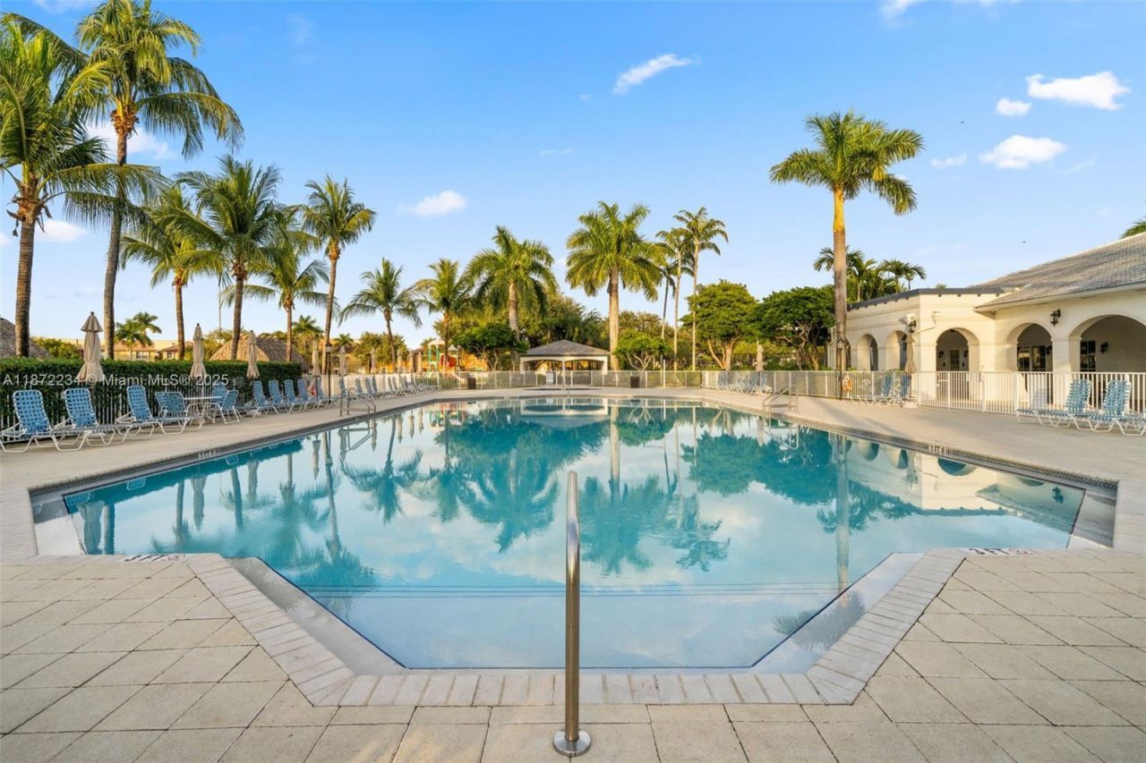 8174 NW 114th Pl, Doral, FL 33178 Photo