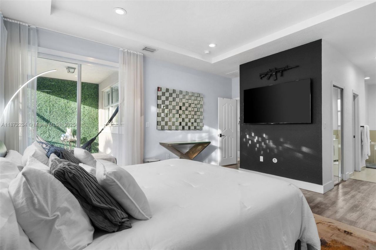 8174 NW 114th Pl, Doral, FL 33178 Photo