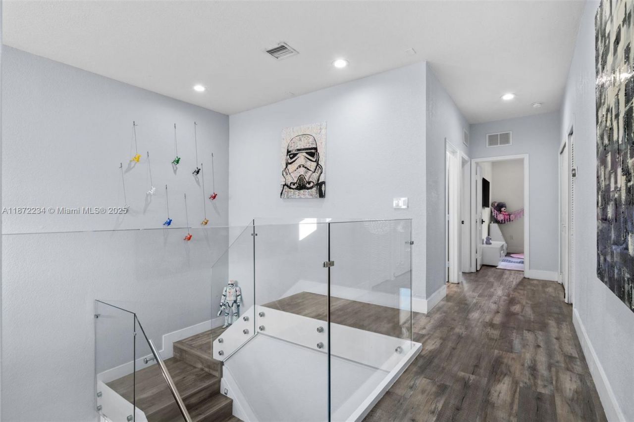 8174 NW 114th Pl, Doral, FL 33178 Photo