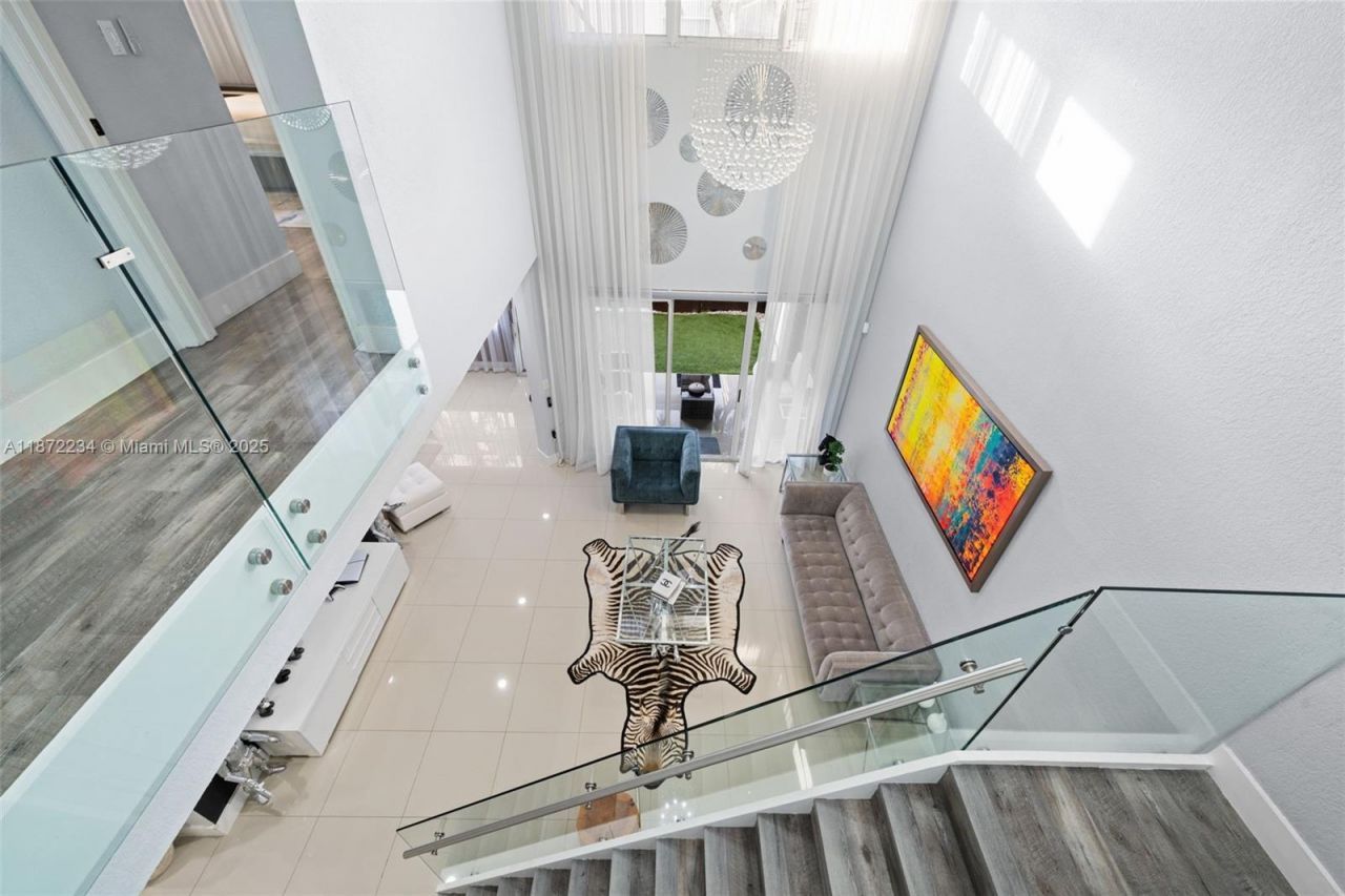 8174 NW 114th Pl, Doral, FL 33178 Photo