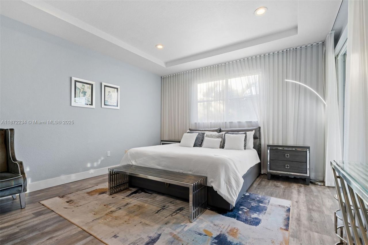 8174 NW 114th Pl, Doral, FL 33178 Photo