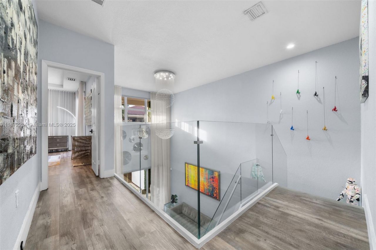 8174 NW 114th Pl, Doral, FL 33178 Photo