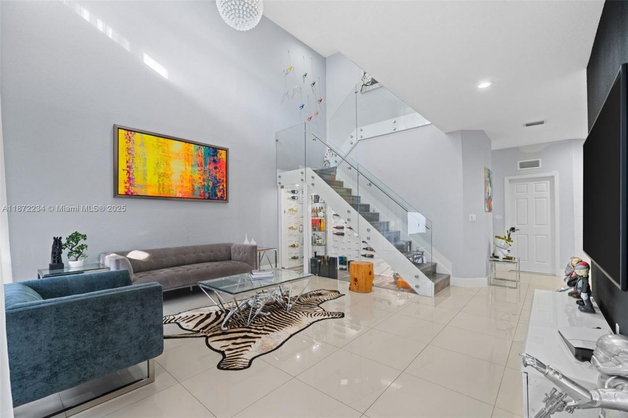 8174 NW 114th Pl, Doral, FL 33178 Photo