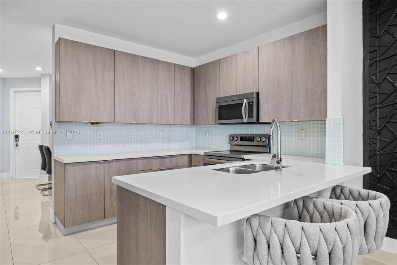 8174 NW 114th Pl, Doral, FL 33178 Photo