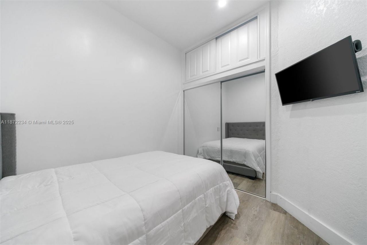 8174 NW 114th Pl, Doral, FL 33178 Photo