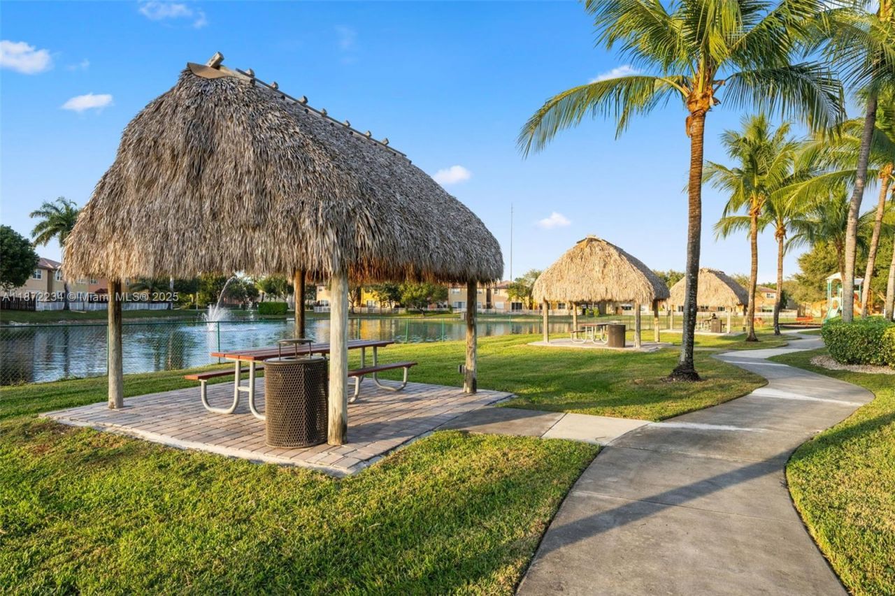 8174 NW 114th Pl, Doral, FL 33178 Photo