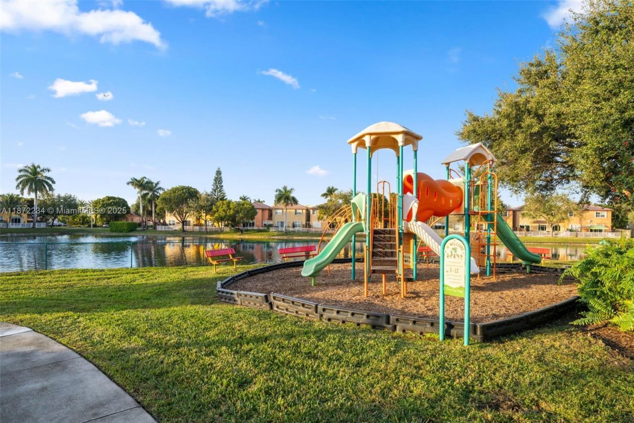 8174 NW 114th Pl, Doral, FL 33178 Photo