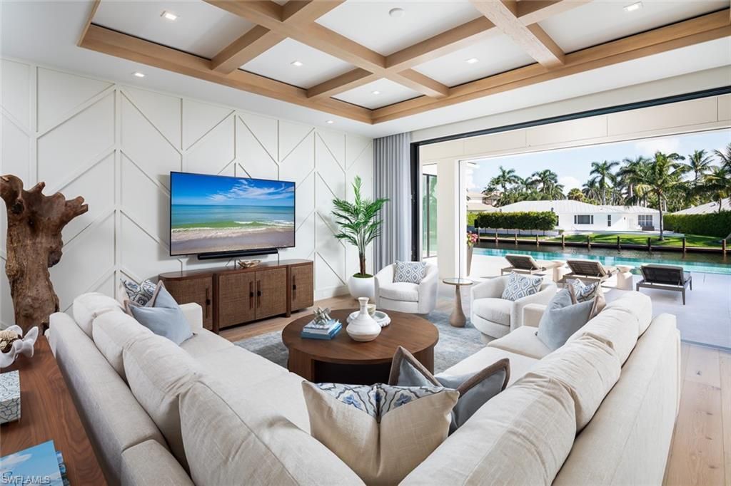 625 21st Ave S, Naples, FL 34102 Photo