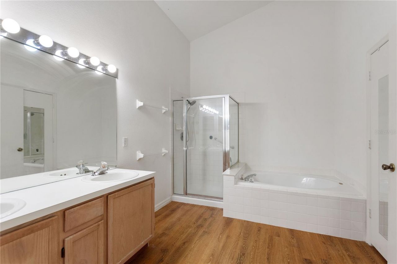 5999 Lake Pointe Drive, Unit 608, Orlando, FL 32822 Photo