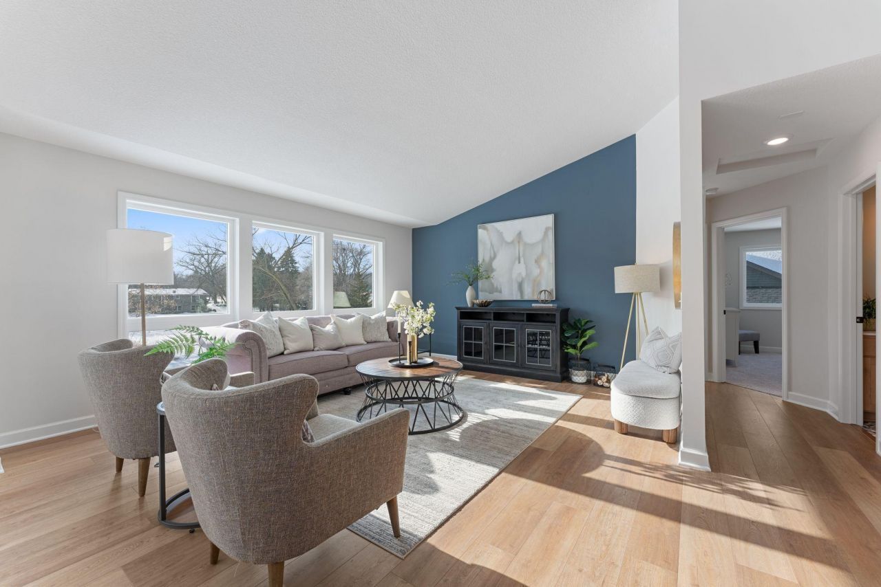 7142 22nd Avenue E, Shakopee, MN 55379 Main Photo