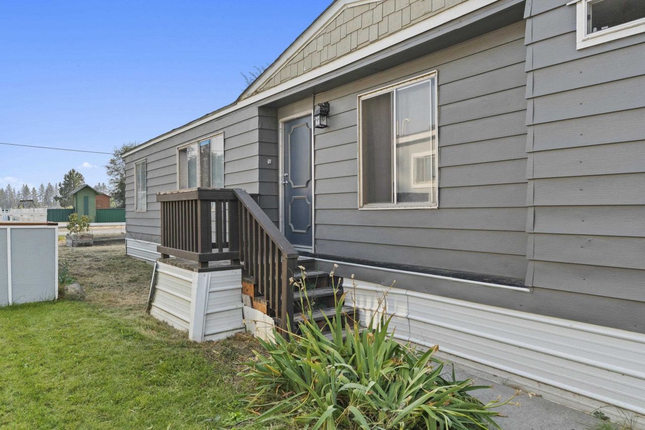 11705 N Wilson St, Mead, WA 99021 Main Photo