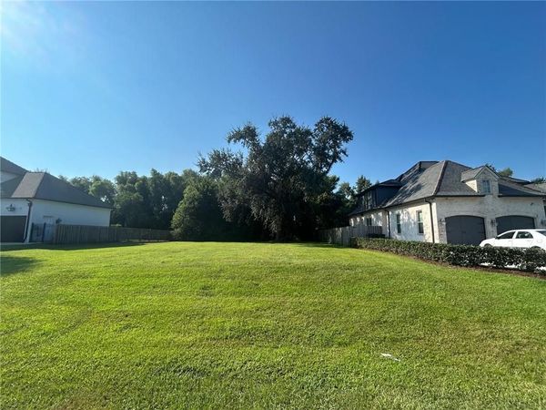 106 GREEN TRAILS Drive, Belle Chasse, LA 70037