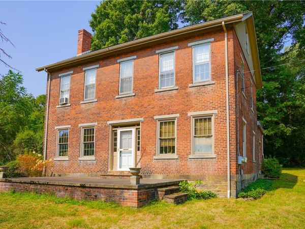 828 Brownhome Rd, New Castle, PA 16101