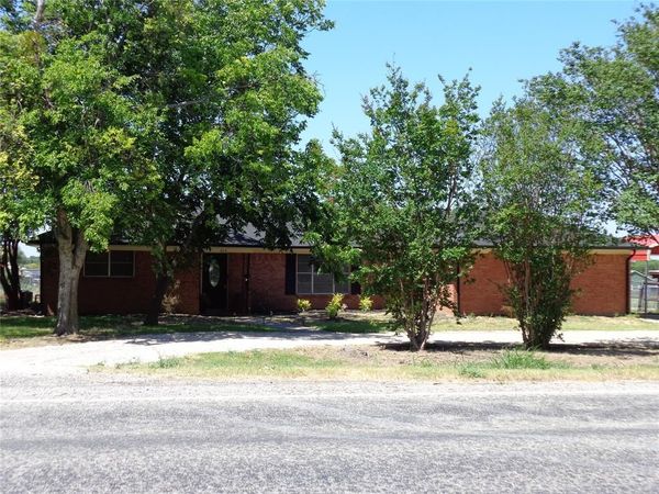 612 S Files Street, Itasca, TX 76055