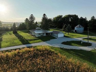 44331 State Hwy 44, Mabel, MN 55954