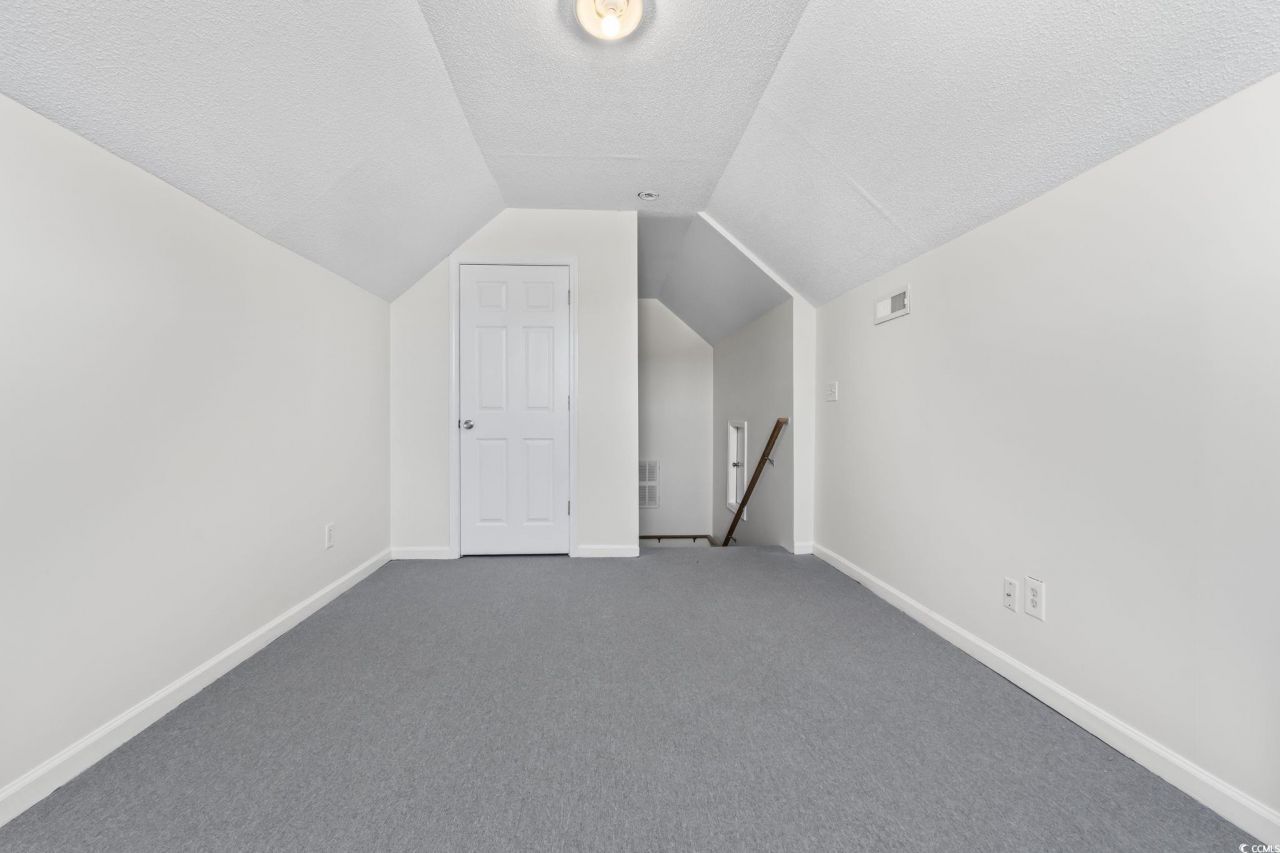 1108 Ella Ct. Photo 18
