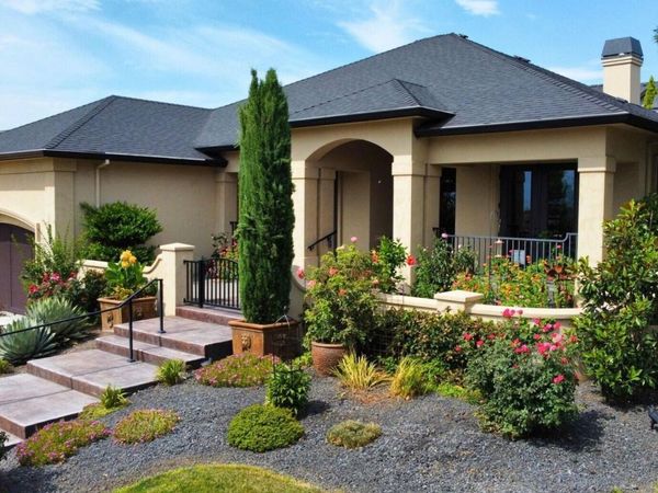 3861 Calle Vista Drive, Medford, OR 97504