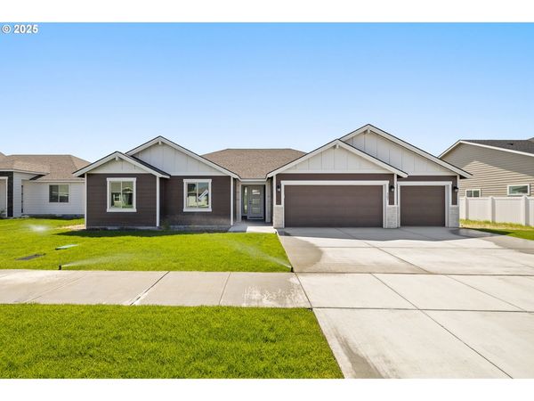 307 SAGE ST, Boardman, OR 97818