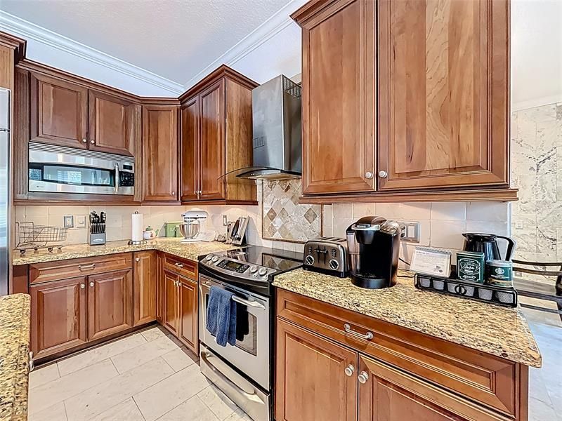 1673 Victoria Pointe Circle, Weston, FL 33327 Photo