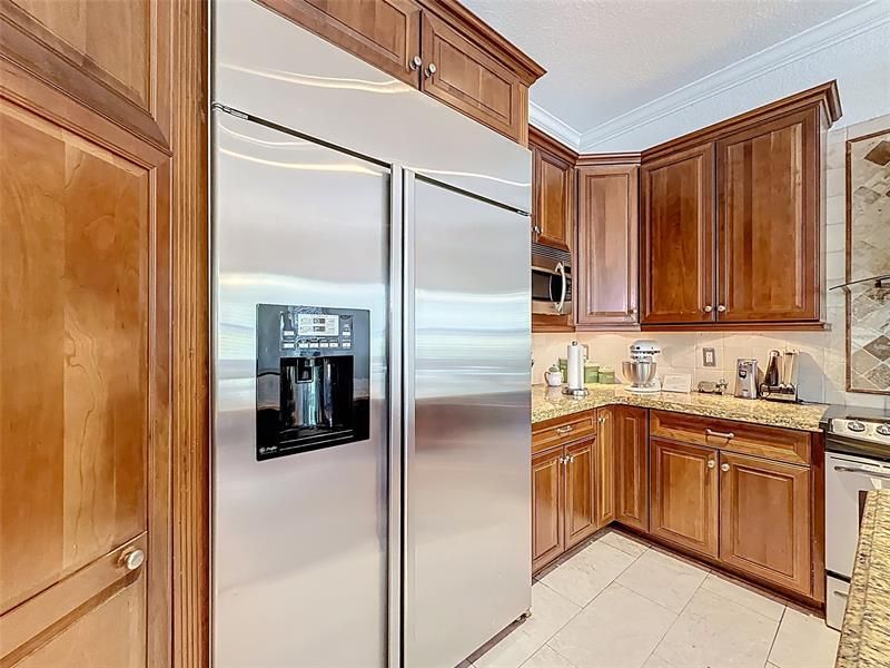 1673 Victoria Pointe Circle, Weston, FL 33327 Photo