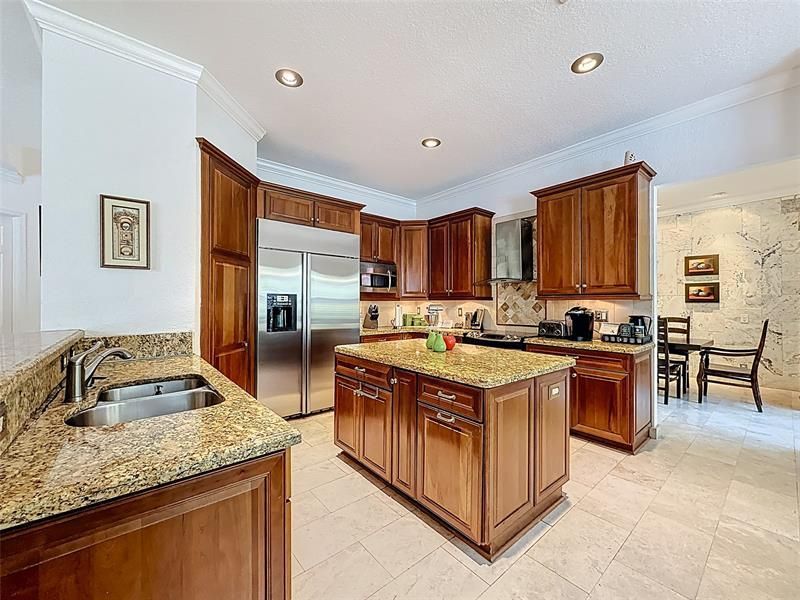 1673 Victoria Pointe Circle, Weston, FL 33327 Photo