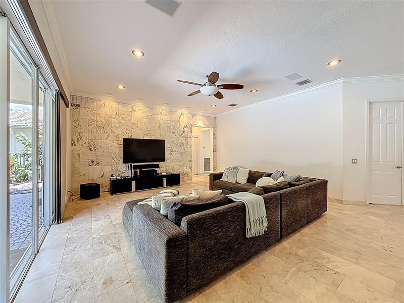 1673 Victoria Pointe Circle, Weston, FL 33327 Photo