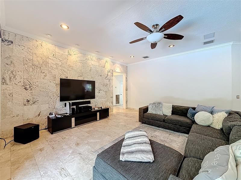 1673 Victoria Pointe Circle, Weston, FL 33327 Photo