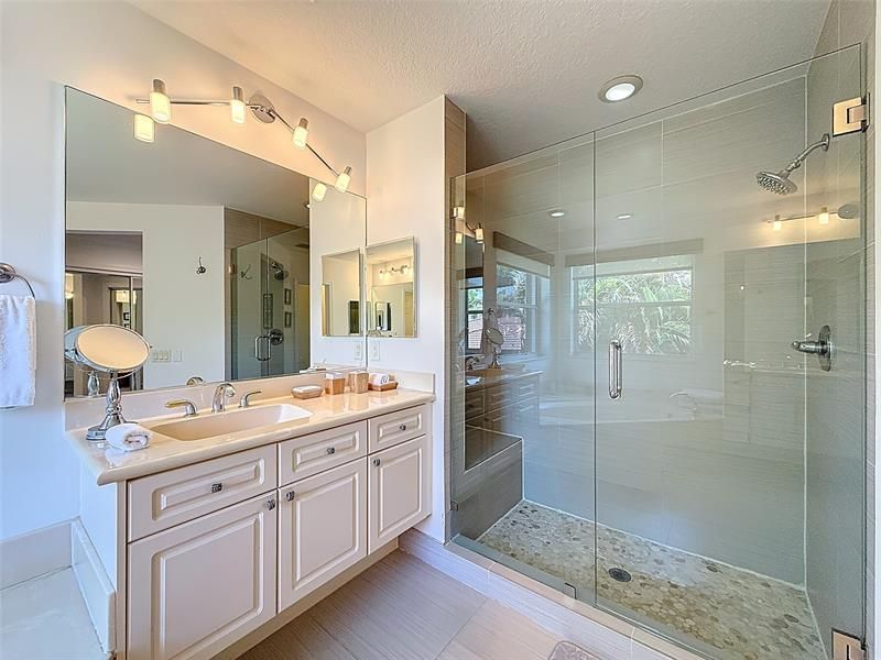 1673 Victoria Pointe Circle, Weston, FL 33327 Photo