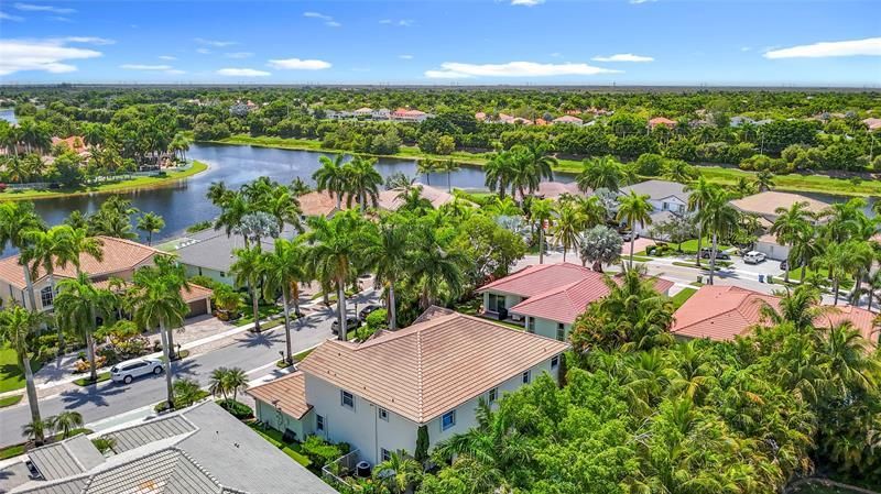 1673 Victoria Pointe Circle, Weston, FL 33327 Photo