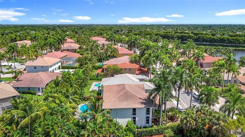 1673 Victoria Pointe Circle, Weston, FL 33327 Photo