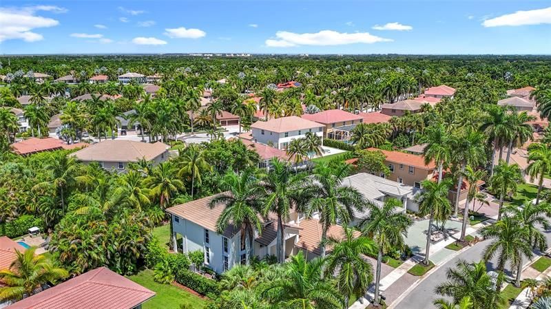 1673 Victoria Pointe Circle, Weston, FL 33327 Photo