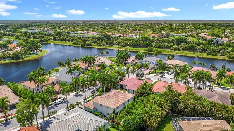 1673 Victoria Pointe Circle, Weston, FL 33327 Photo