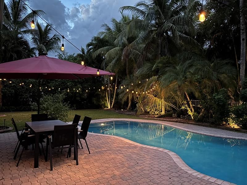 1673 Victoria Pointe Circle, Weston, FL 33327 Photo