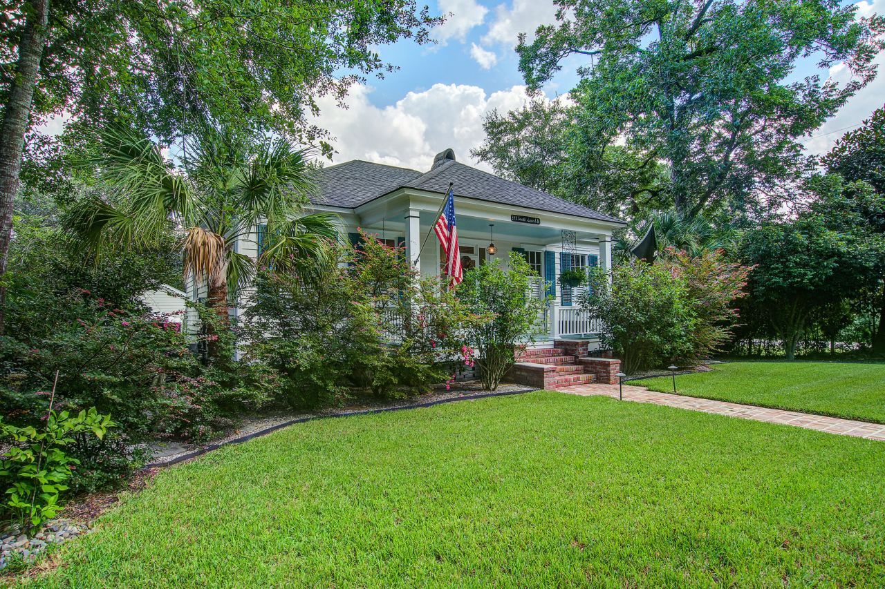 213 S Laurel Street Photo 10