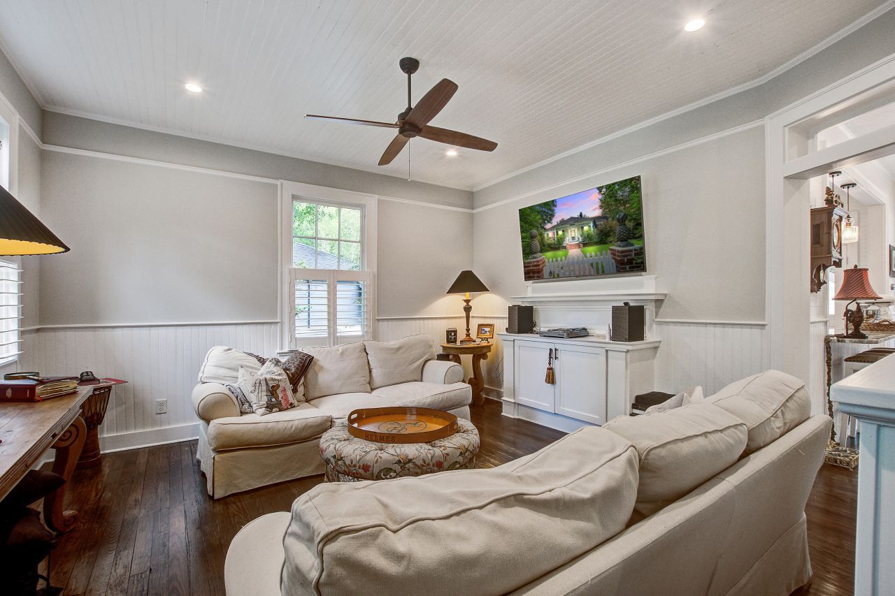 213 S Laurel Street Photo 13