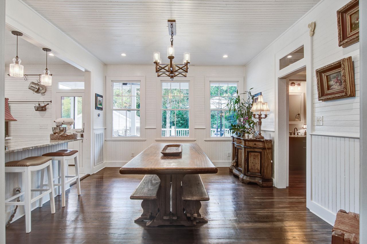 213 S Laurel Street Photo 14