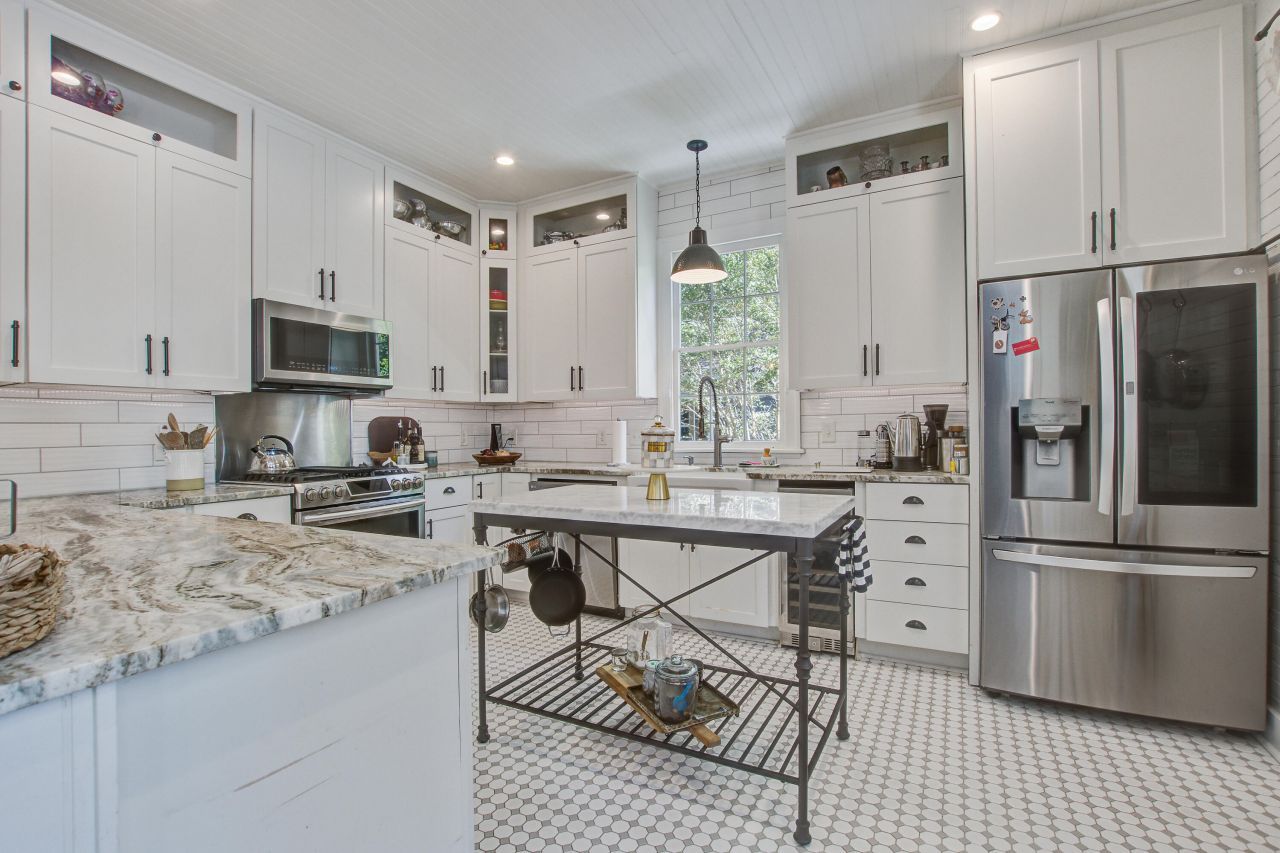 213 S Laurel Street Photo 16