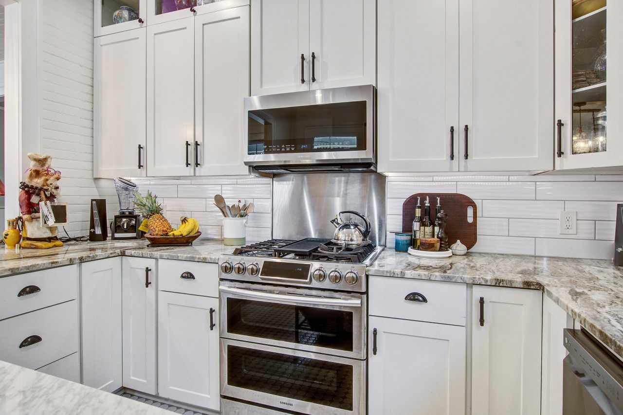 213 S Laurel Street Photo 17