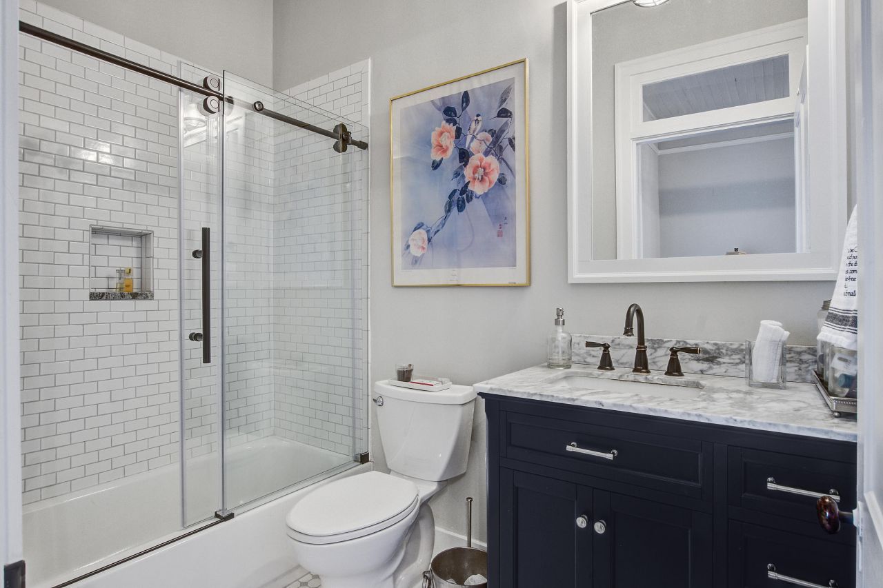 213 S Laurel Street Photo 26