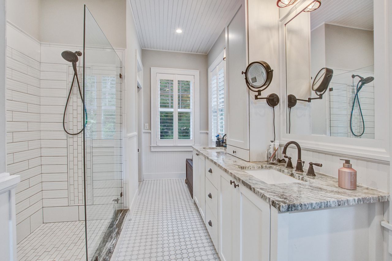 213 S Laurel Street Photo 29