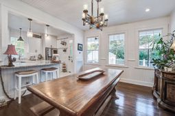 213 S Laurel Street photo 4