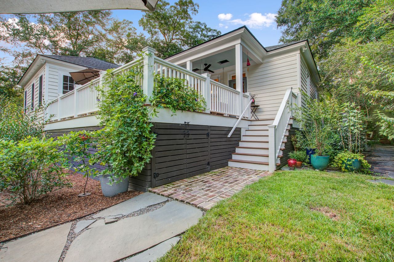 213 S Laurel Street Photo 35