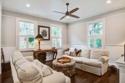 213 S Laurel Street photo 4