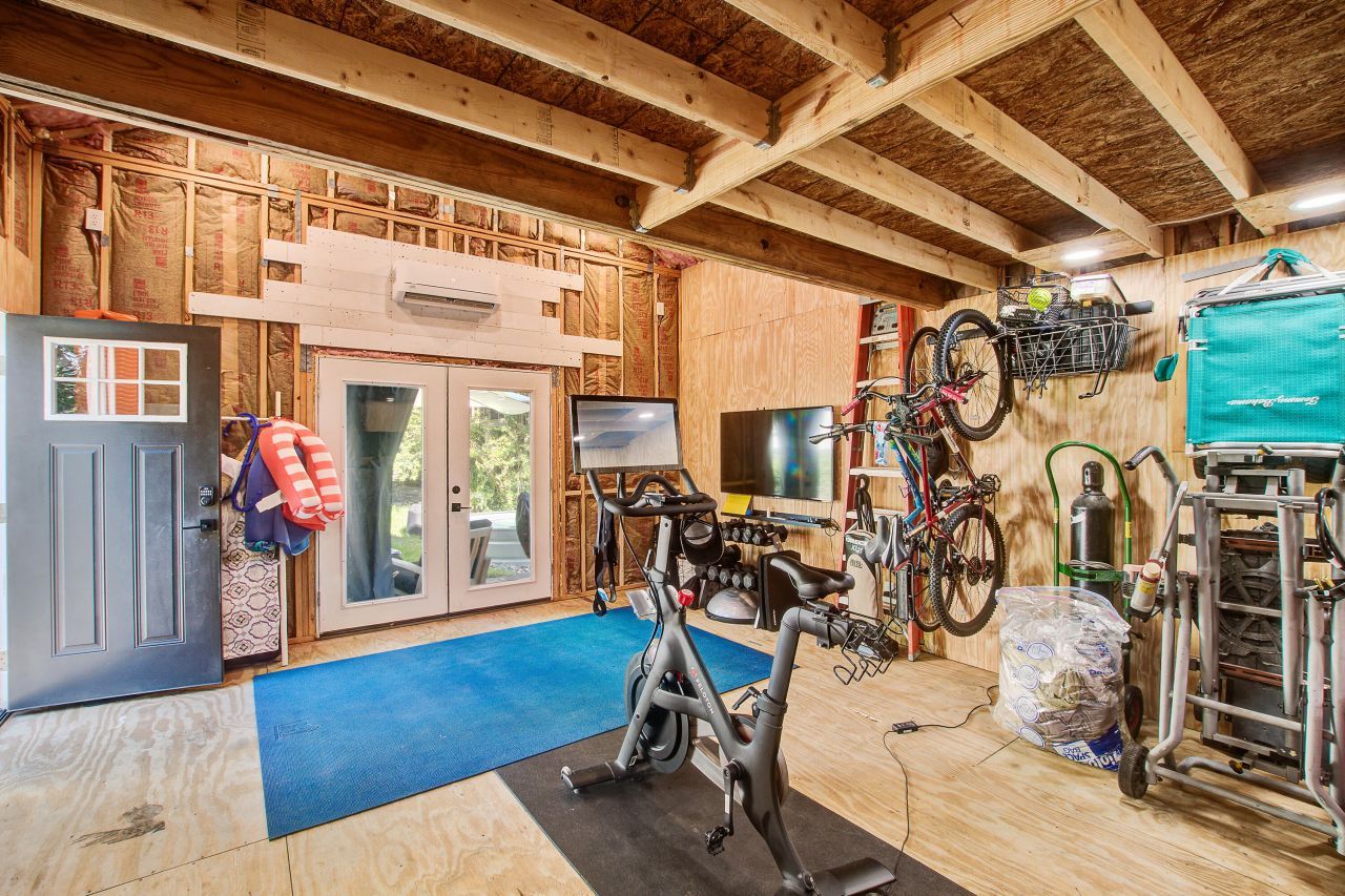 213 S Laurel Street Photo 41