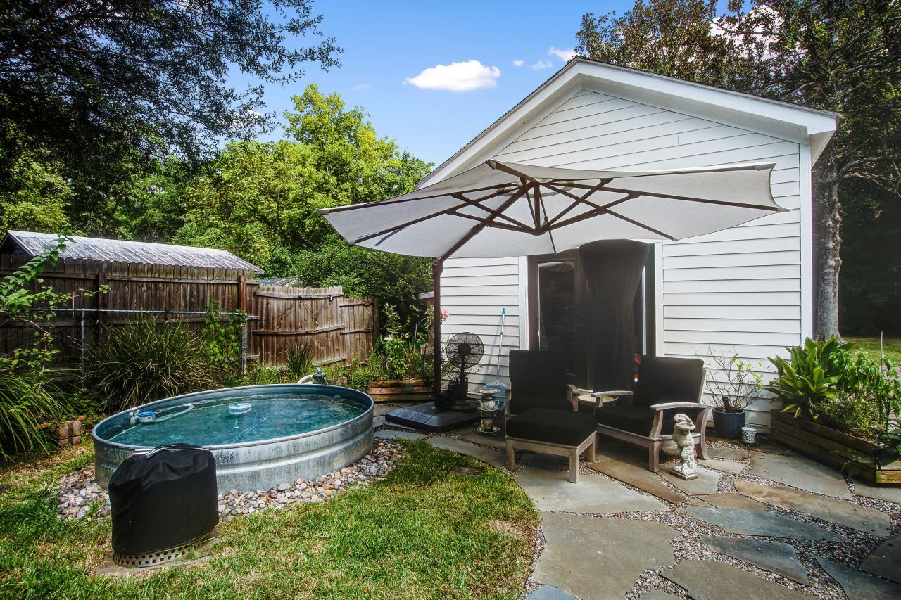 213 S Laurel Street Photo 6