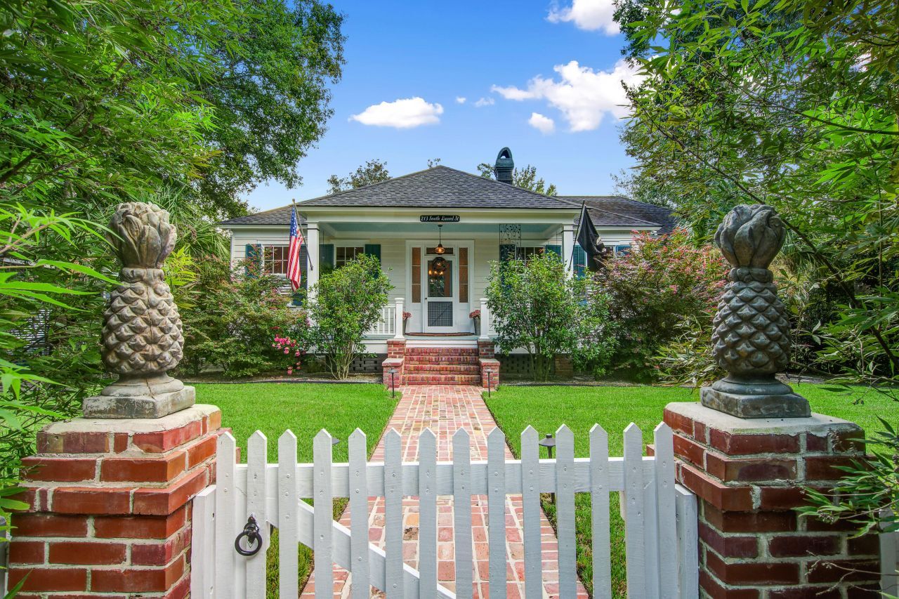 213 S Laurel Street Photo 9